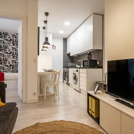 Akicity Campolide Groovy Apartment *
